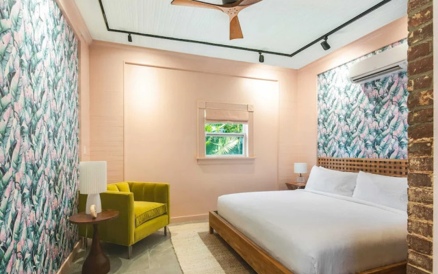 Grand Maloney Hotel