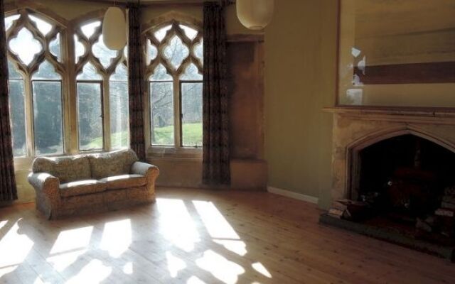 Monkton Wyld Court - Hostel