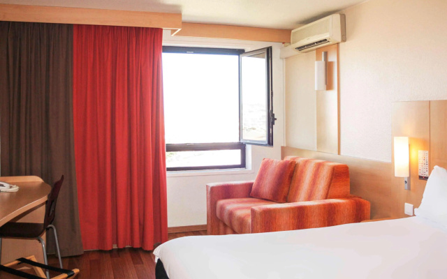 Ibis Marseille Centre Gare Saint Charles - Image 4