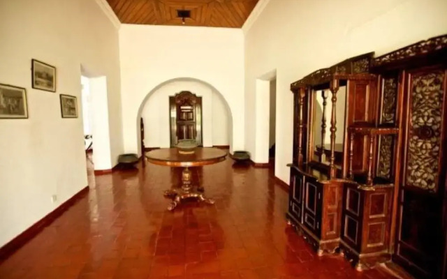 Hotel Warahena Walauwa