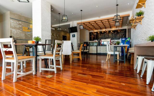 RedDoorz Hostel @ POD House Makassar