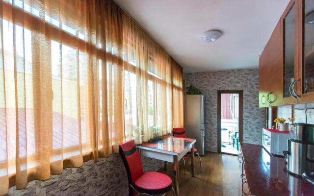 Kvartira u bul'vara 1