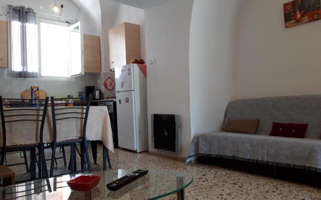 Effis apartment KAMARA curved house