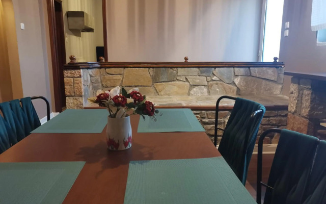Ataviros Hotel