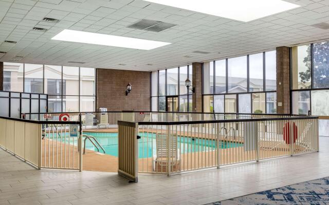 Holiday Inn Fayetteville-I-95 South