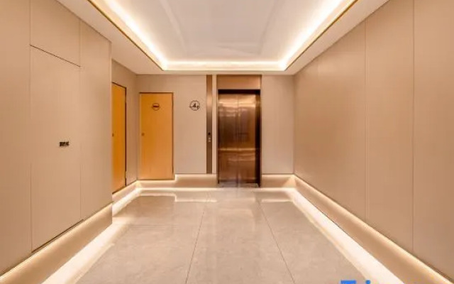 Starway Hotel (Xi'an Big Wild Goose Pagoda Grand Tang Mall)