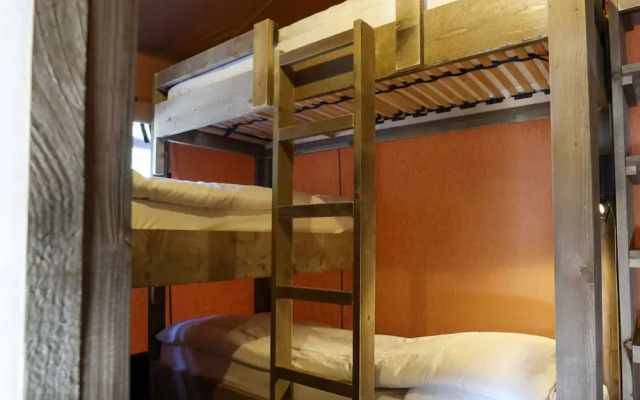 Cozy Tent Lodge With Sanitary Facilities