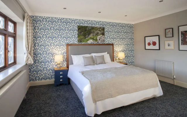 Woodborough Inn