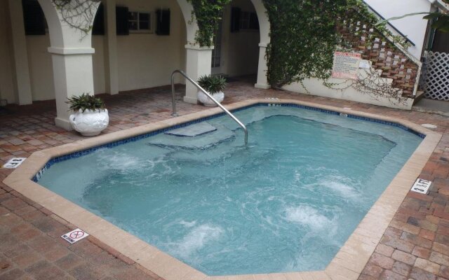 Courtyard Villa Hotel