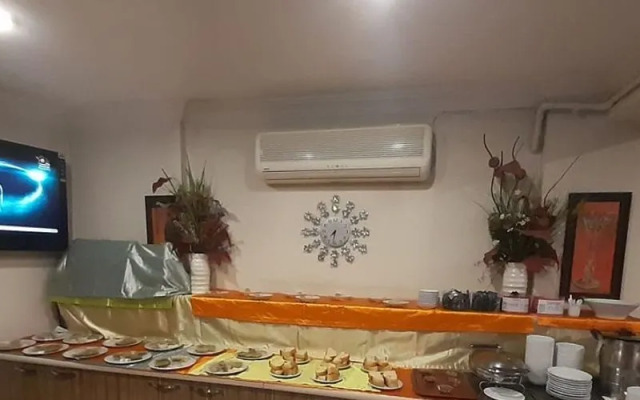 Aymini Hotel
