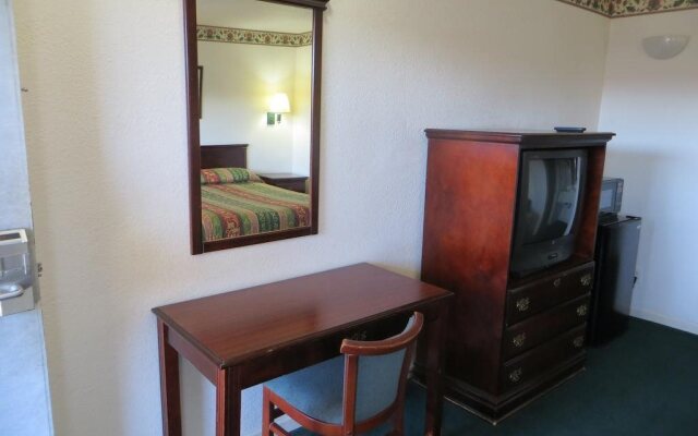 Capri Motel