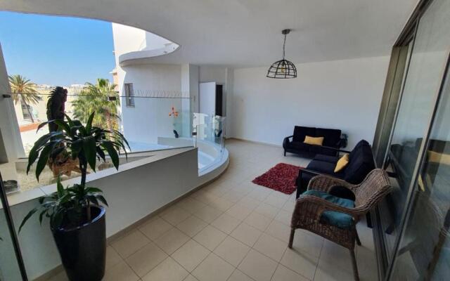 Anamor apartment 408