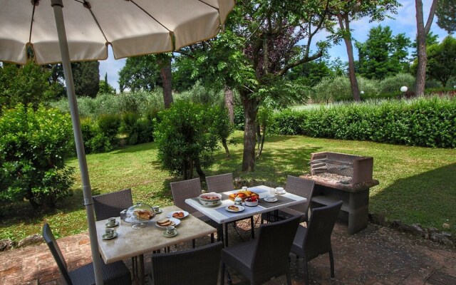 Cozy Holiday Home With Pool in Sienna Italy