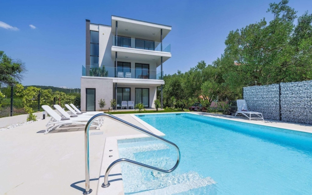 Modern Villa in Bibinje With Terrace