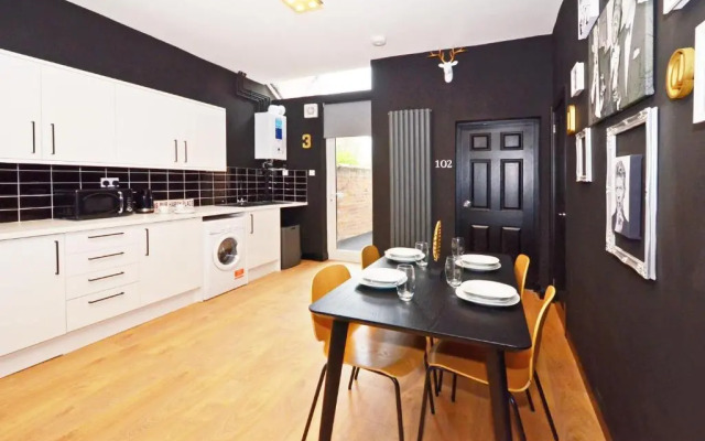 Townhouse Plus @ 301 West Street Crewe