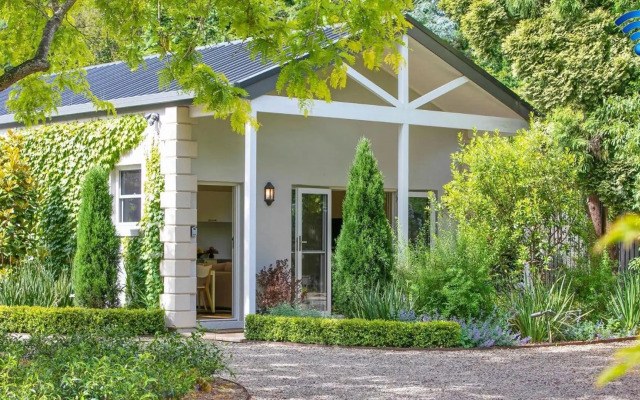 Banyula Annex - stylish and contemporary retreat