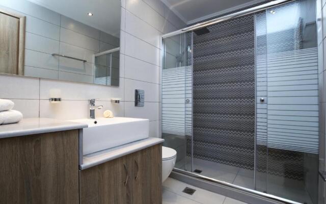 Goudis Suites
