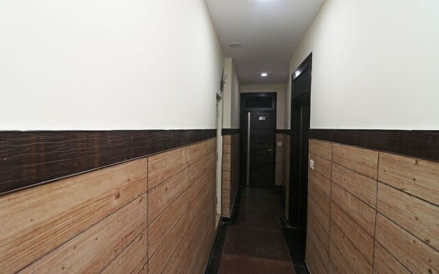 Oyo 24723 Hotel Atul Palace