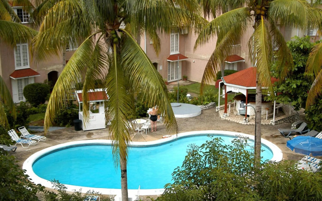 Lovely Modern 1Bedroom overlooking Carribean Sea.