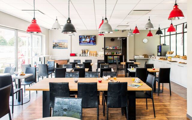 KYRIAD LYON EST - Stadium - Eurexpo