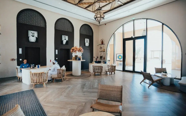 Bab Al Nojoum Bateen Liwa