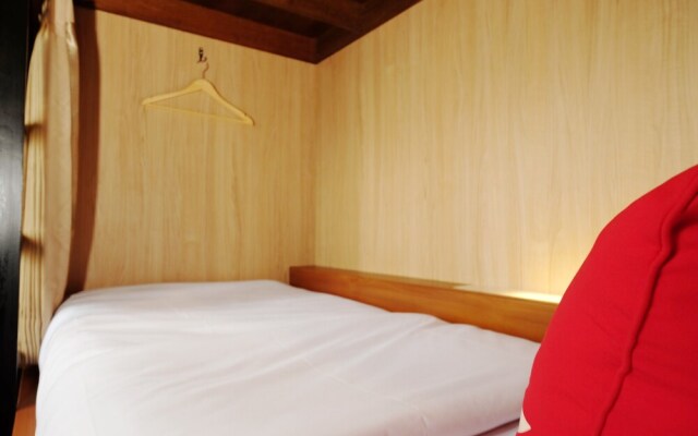 ZEN Hostel Alun-Alun Sarinah