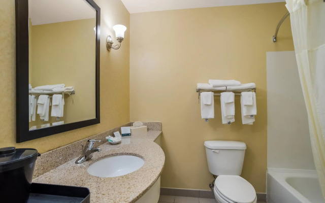 Quality Inn & Suites Chambersburg Northeast