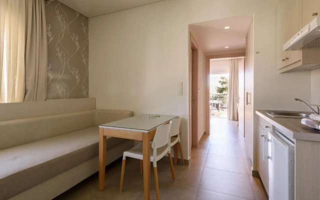 Poseidon Studios & Apartments