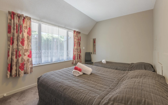 Manuka Crescent Motel