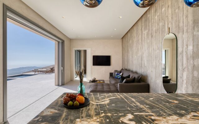 Santorini Sky, Luxury Resort