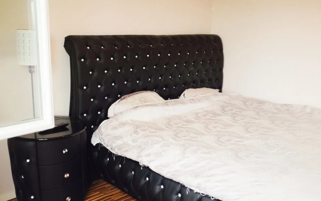 Central - 2 Bedroom Apartment