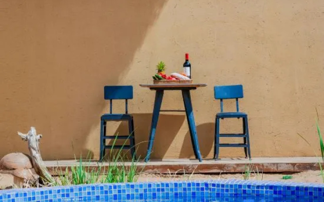 Stay and Retreat Homestay – Pool – Zhongwei