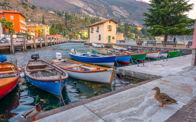 Torbole Relax, Pool & Balcony Apartment 2