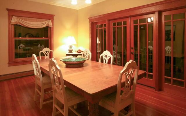 Breezy Hill Inn