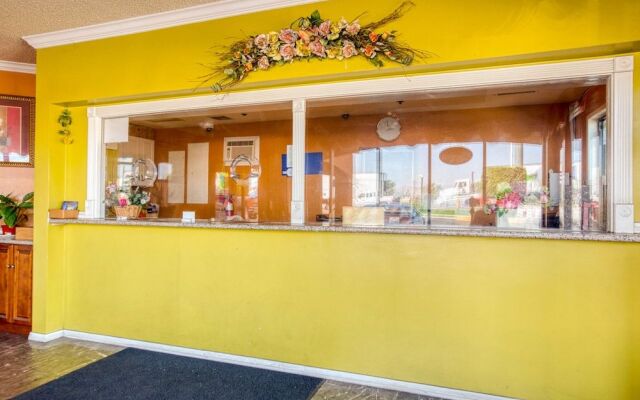 Passport Inn & Suites Corona Hotel