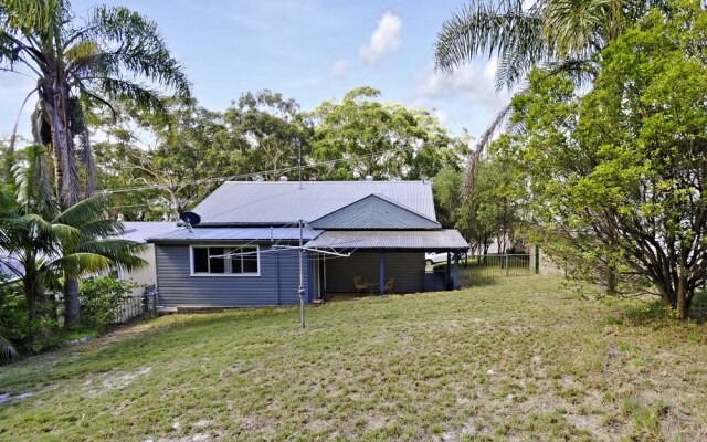 Blue Water, 127 Government Road