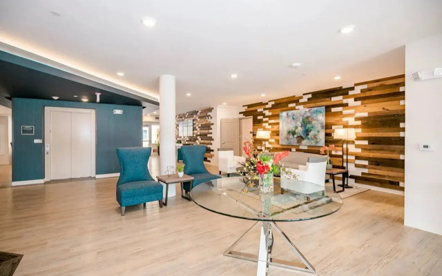 WaterWalk Extended Stay by Wyndham Kansas City - Overland Pk