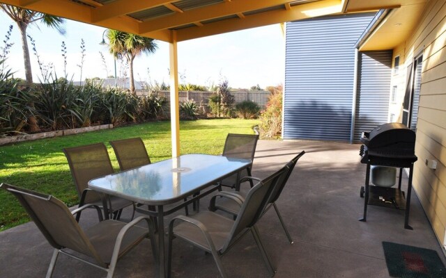 Flying Colours - Free Wifi!