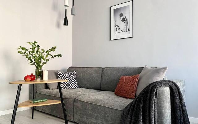 Девушка и Журавль