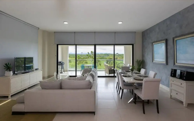 The Seashells Beach Condo by Acomodo