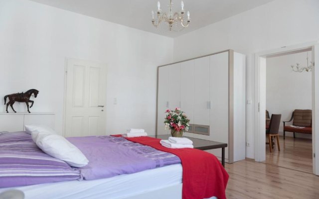 Old Vienna Apartments - Short Term Rental not a Hotel