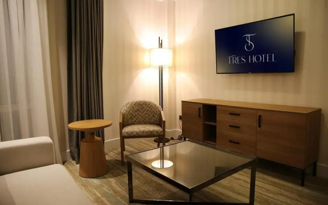 Tress Hotel