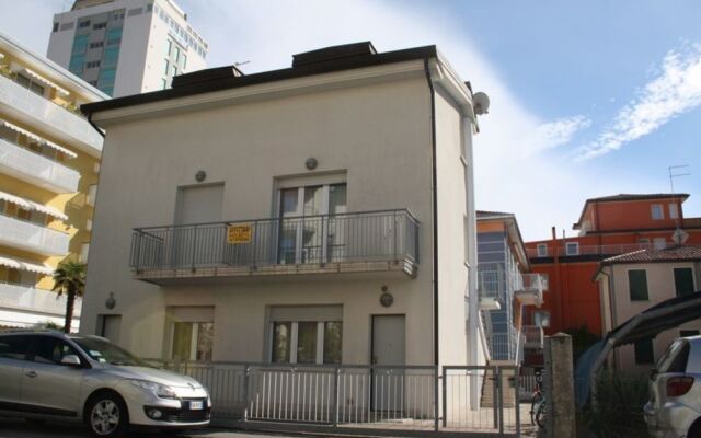 Dainese Apartments, Casa Ester
