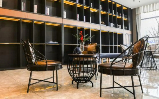 Davos Hotel (Taiyuan Red Lantern Stadium)