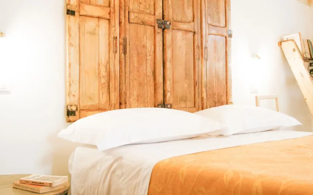 Sacrè Bleu Bed & Breakfast