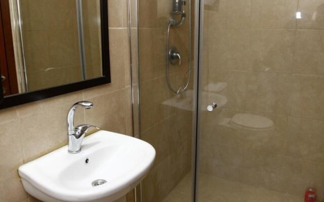 Royale Rooms