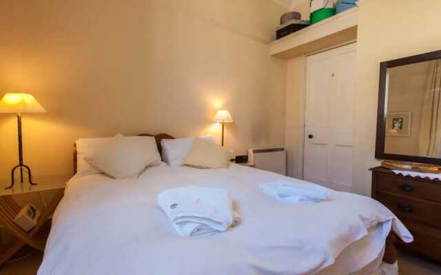 1 Bedroom New Town Flat