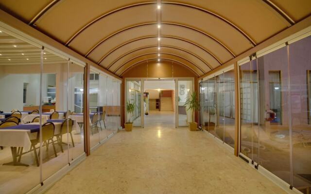 Minay Hotel