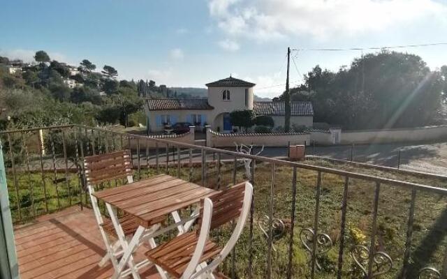 Bel appartement 76 m² dans maison avec vue mer