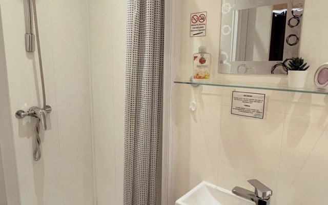 Contractor Accommodation - Cacco